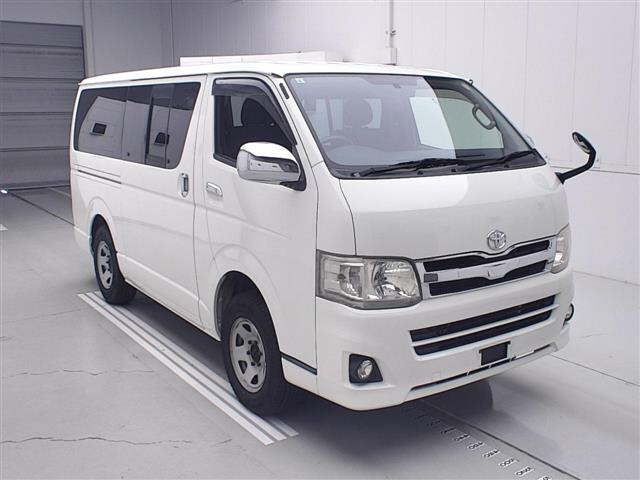 TOYOTA HIACE VAN
