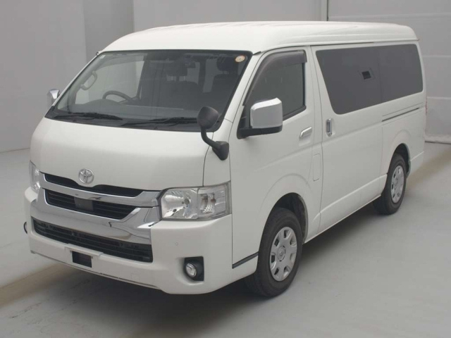 TOYOTA HIACE