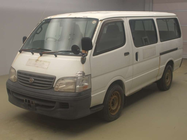 TOYOTA HIACE