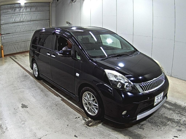TOYOTA ISIS