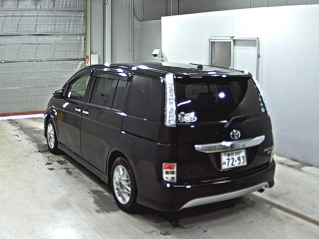 TOYOTA ISIS