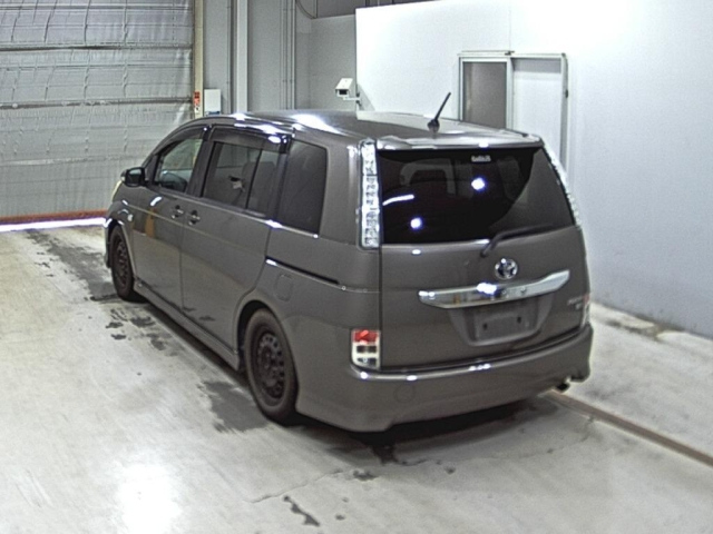 TOYOTA ISIS