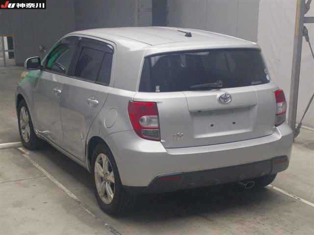 TOYOTA IST