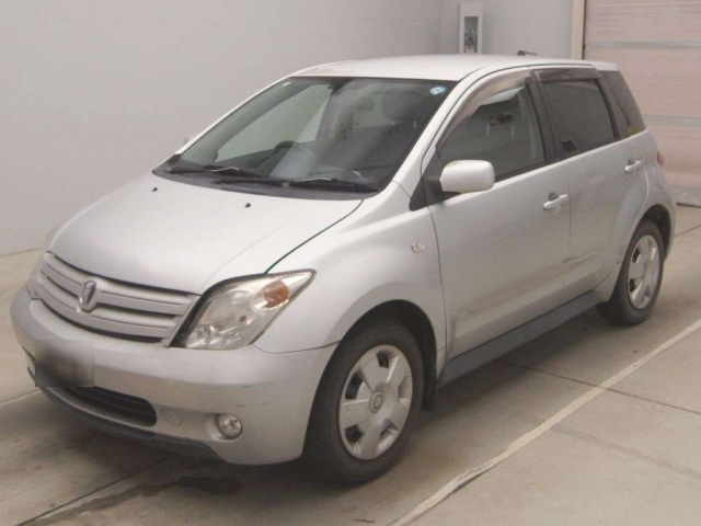 TOYOTA IST