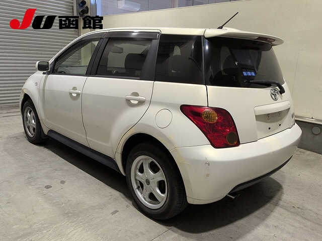 TOYOTA IST