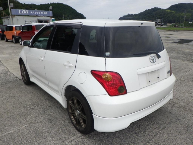 TOYOTA IST