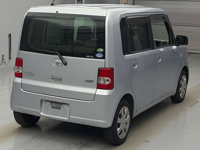 TOYOTA PIXIS SPACE