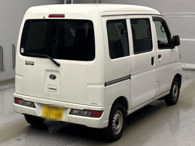 TOYOTA PIXIS VAN