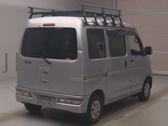 TOYOTA PIXIS VAN