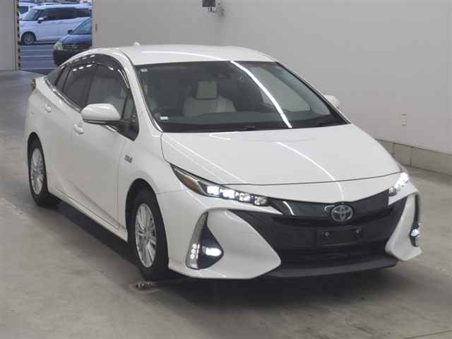 TOYOTA PRIUS PHV