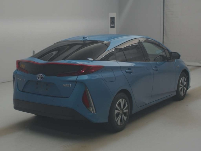 TOYOTA PRIUS PHV
