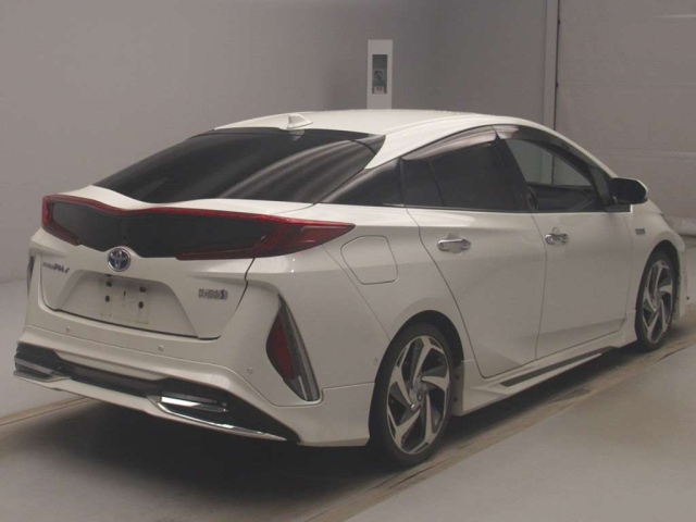 TOYOTA PRIUS PHV