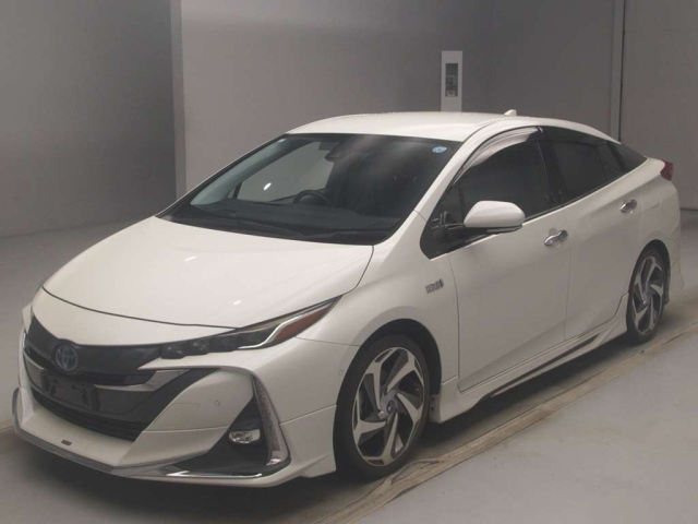 TOYOTA PRIUS PHV