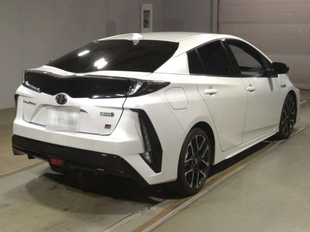 TOYOTA PRIUS PHV
