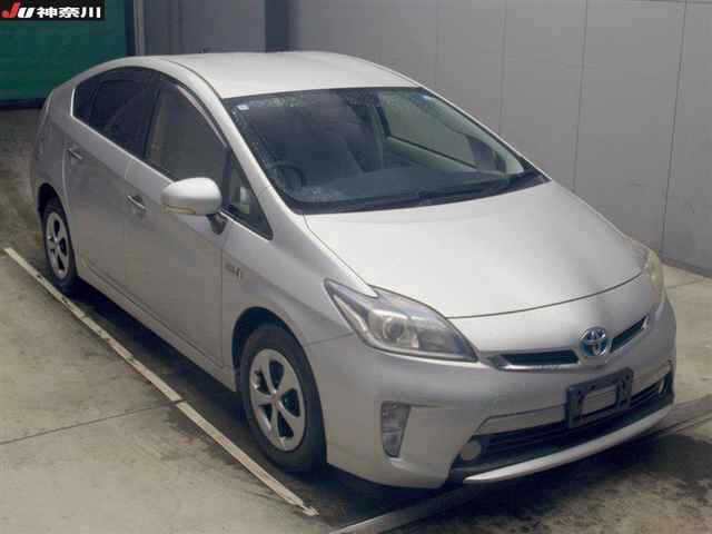 TOYOTA PRIUS PHV