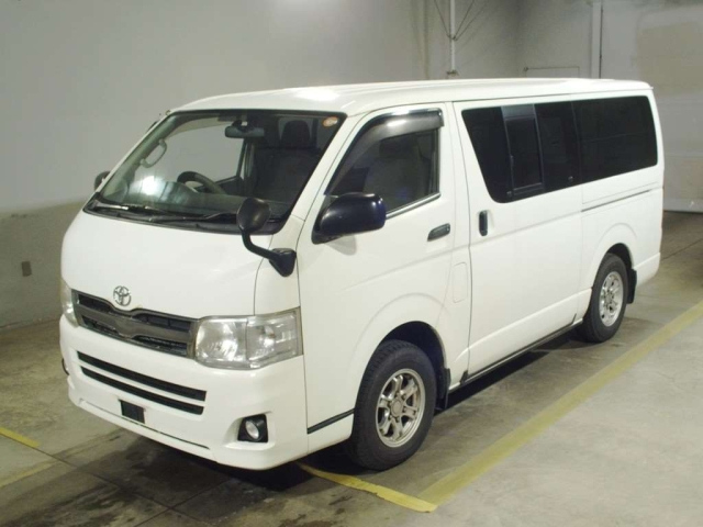 TOYOTA REGIUS ACE VAN
