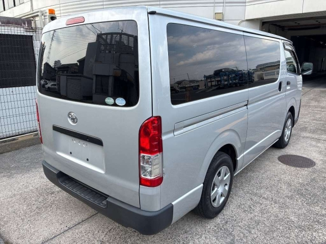 TOYOTA REGIUS ACE VAN