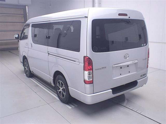 TOYOTA REGIUS ACE VAN