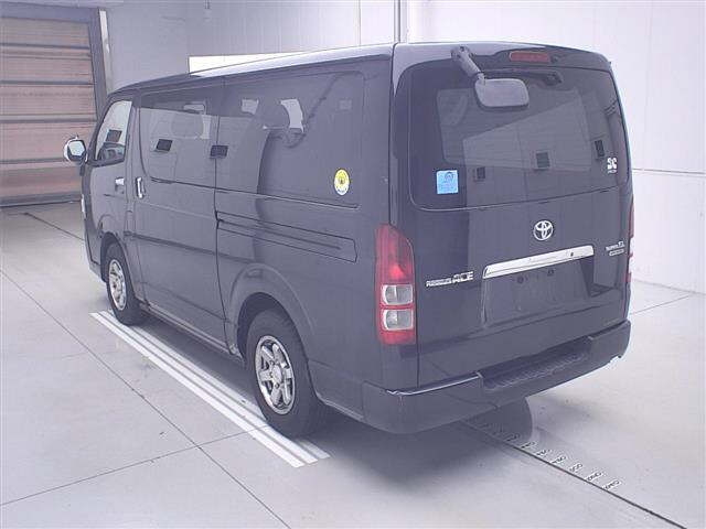 TOYOTA REGIUS ACE VAN