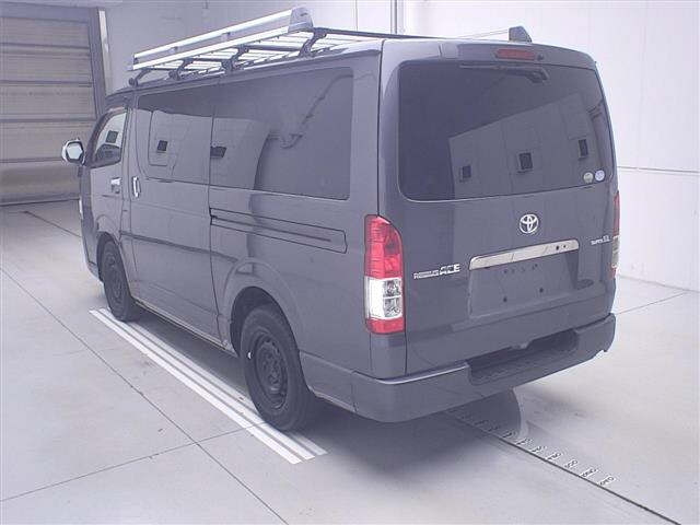 TOYOTA REGIUS ACE VAN