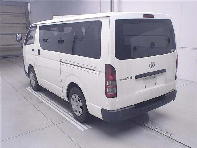 TOYOTA REGIUS ACE VAN