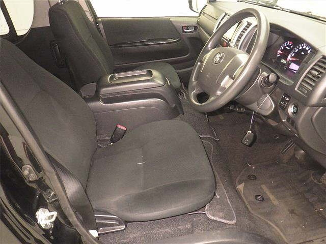 TOYOTA REGIUS ACE VAN