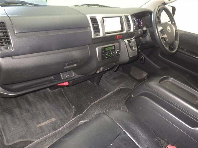TOYOTA REGIUS ACE VAN
