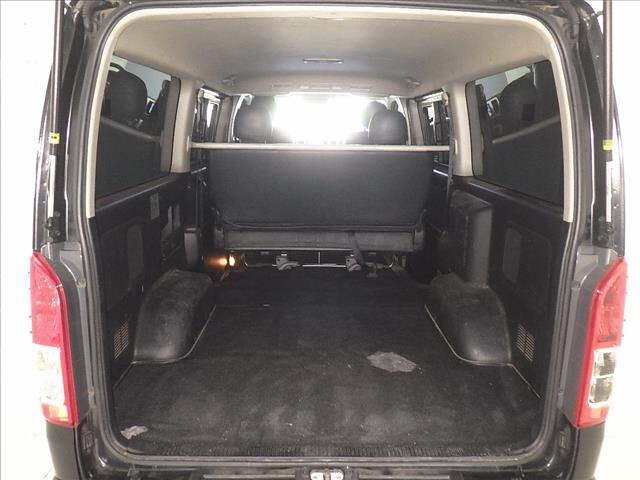 TOYOTA REGIUS ACE VAN