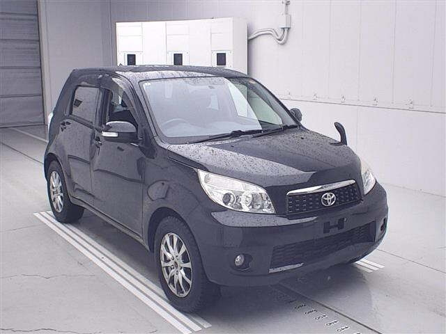 TOYOTA RUSH