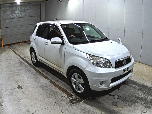 TOYOTA RUSH