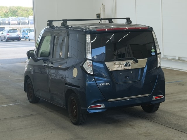 TOYOTA TANK
