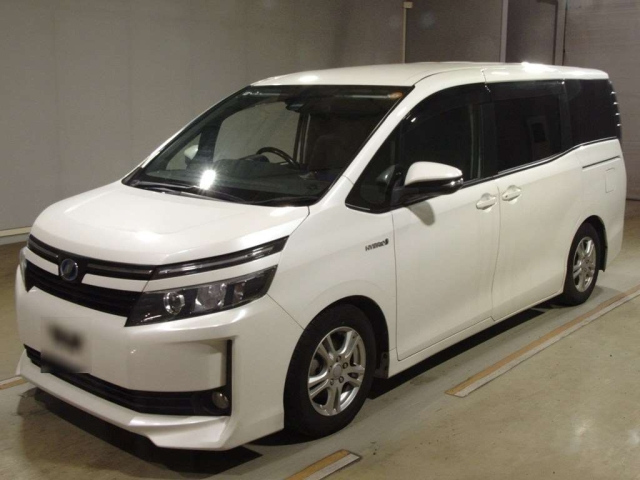 TOYOTA VOXY
