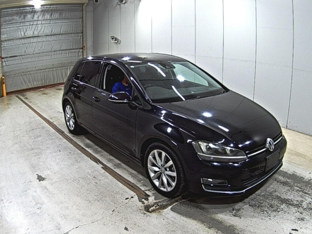 VOLKSWAGEN GOLF