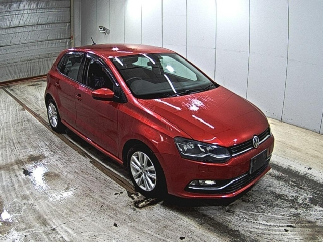 VOLKSWAGEN POLO