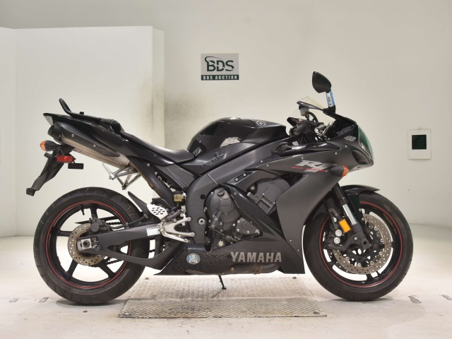 Yamaha YZF-R1