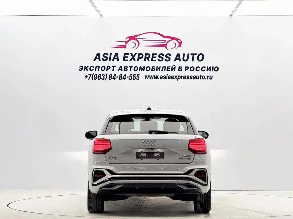 Audi Q2L