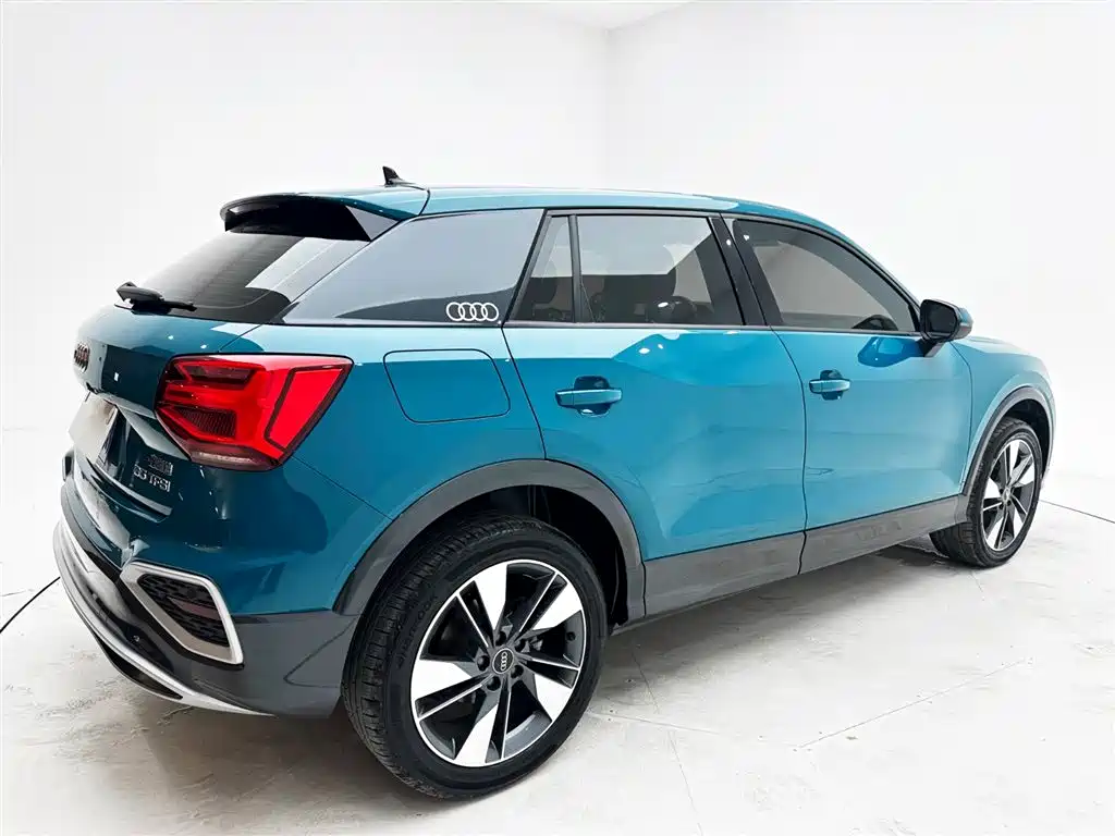 Audi Q2L