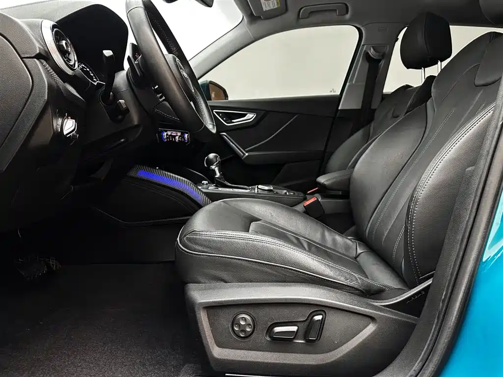 Audi Q2L