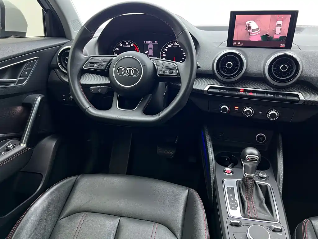 Audi Q2L