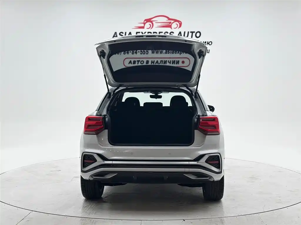Audi Q2L