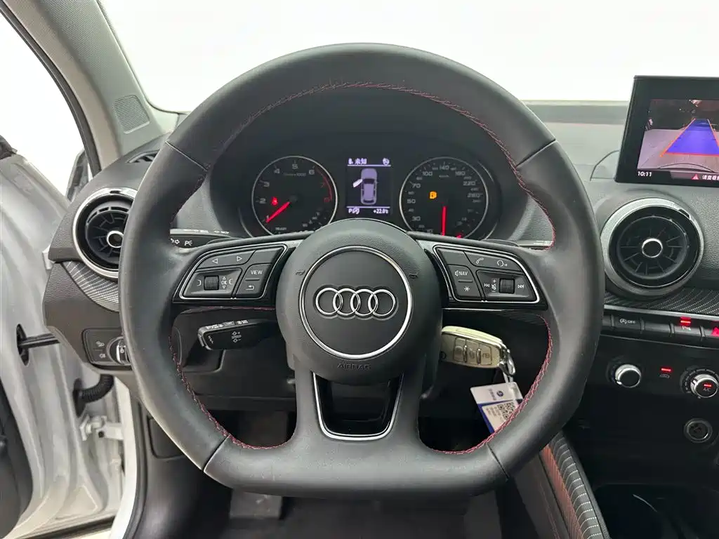 Audi Q2L