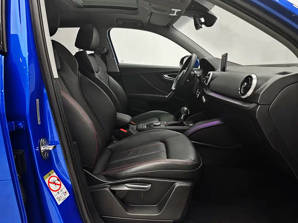 Audi Q2L