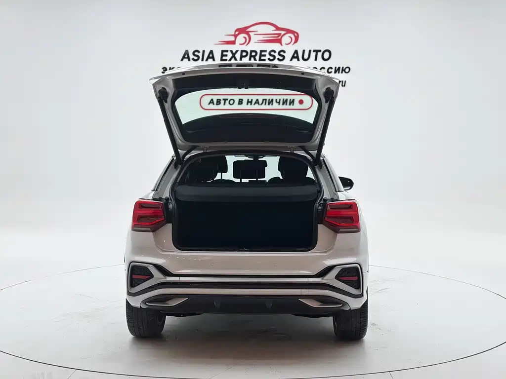 Audi Q2L