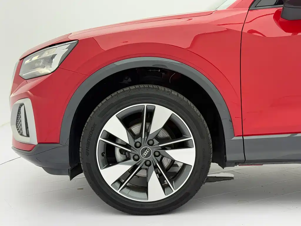 Audi Q2L