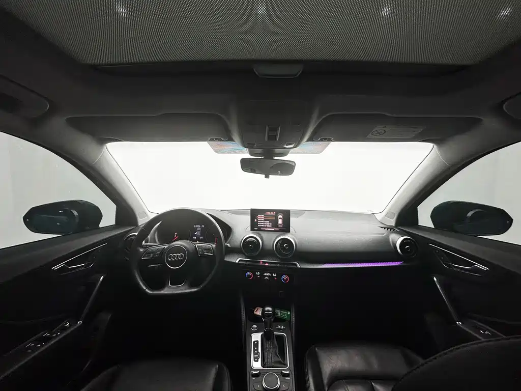 Audi Q2L
