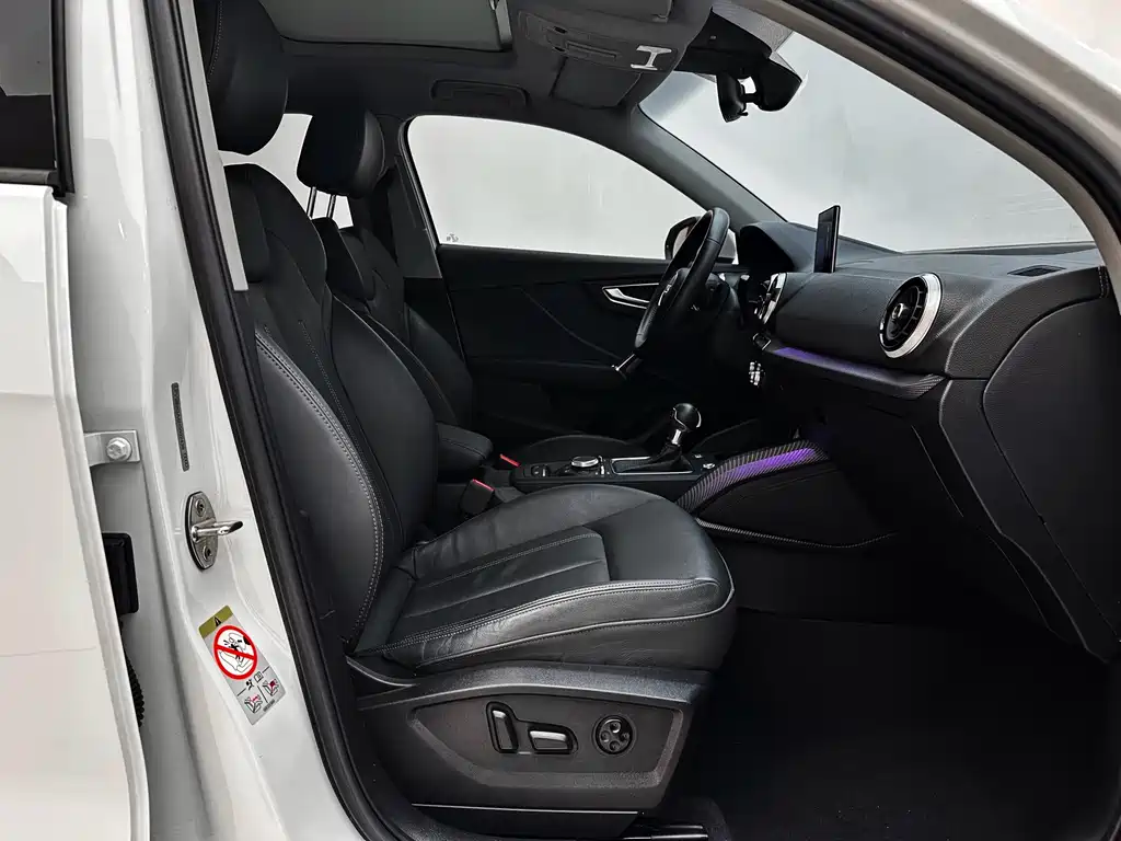 Audi Q2L