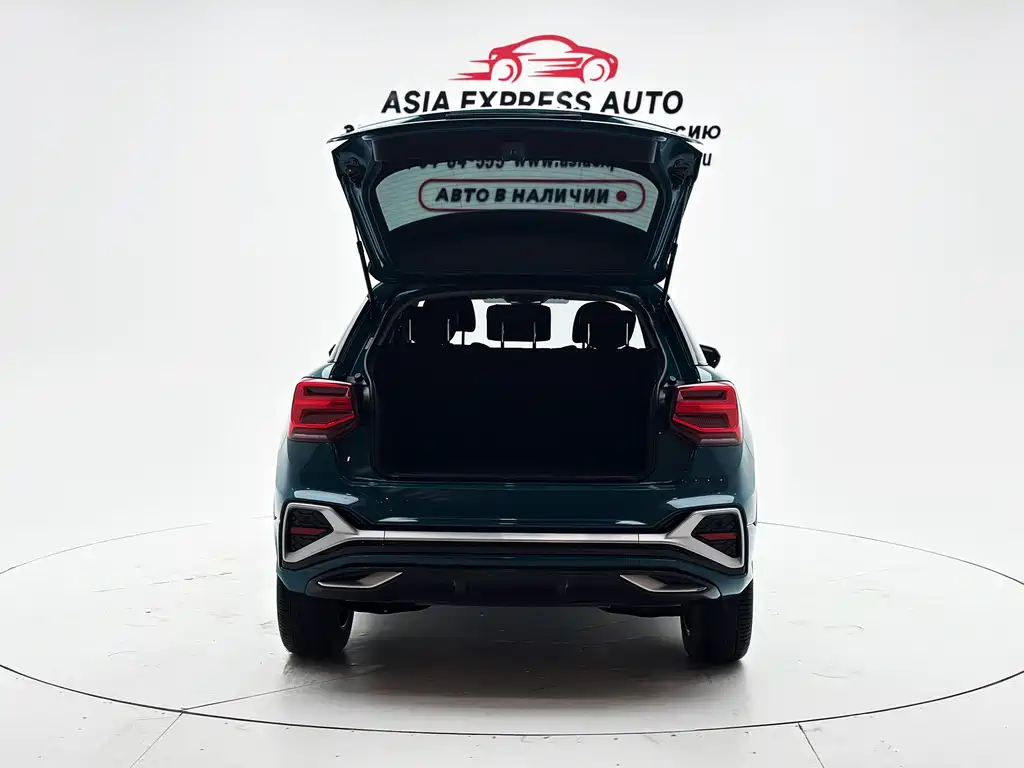 Audi Q2L