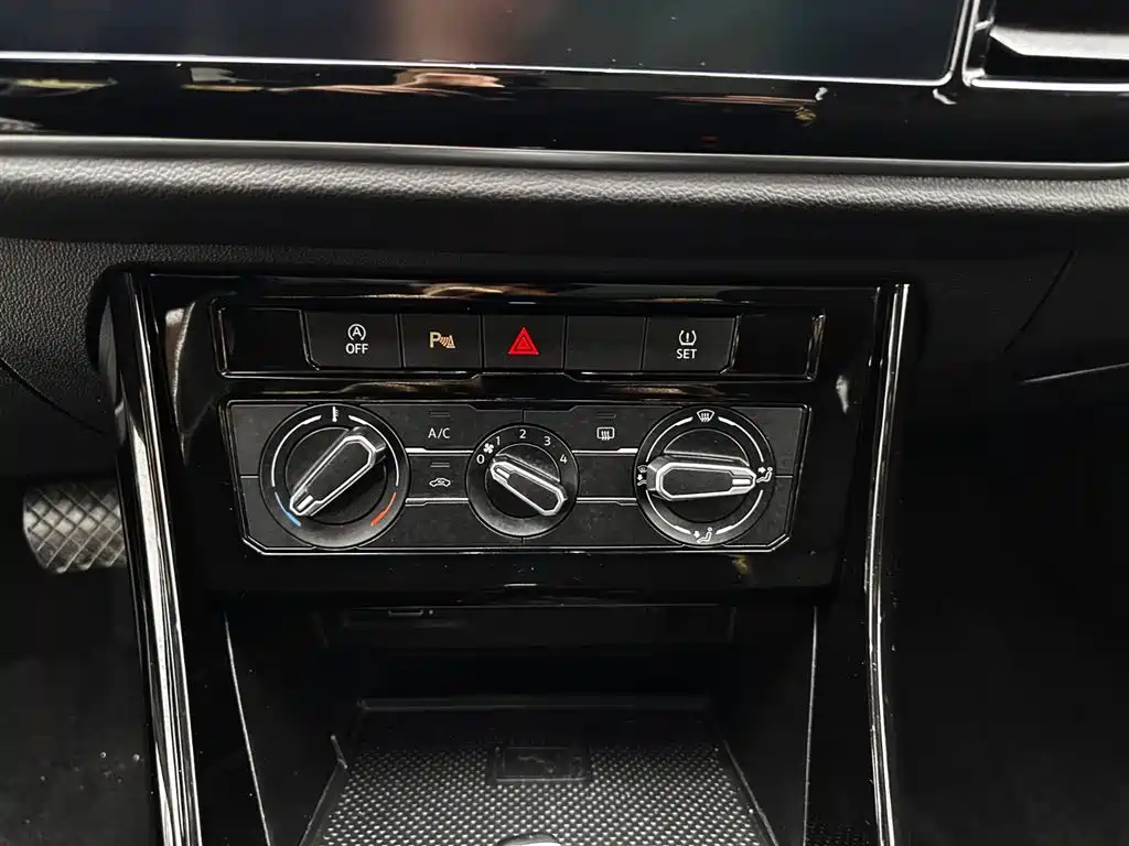 Jetta VS7