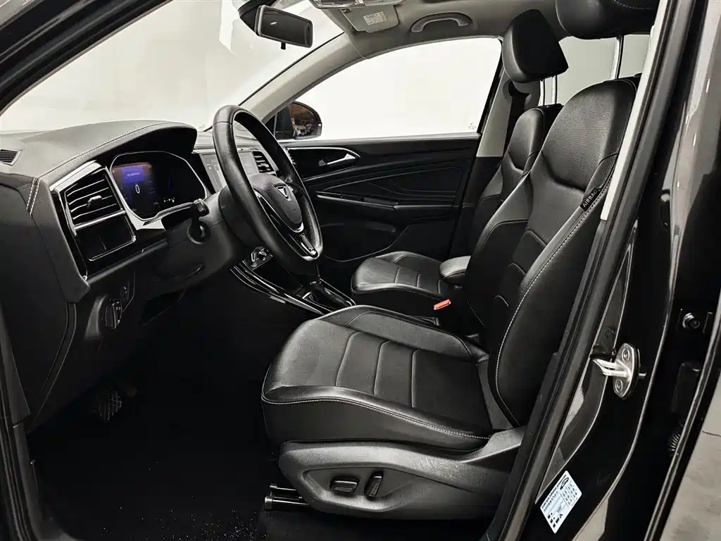 Jetta VS7