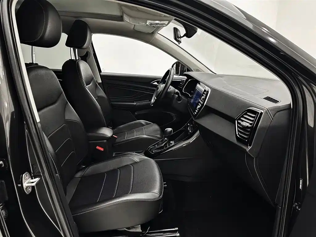 Jetta VS7